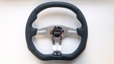 MOMO Trek R steering wheel