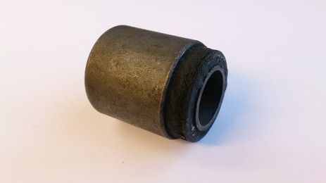 Drag strut bush