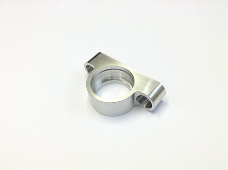 Auxilliary shaft bearing housing