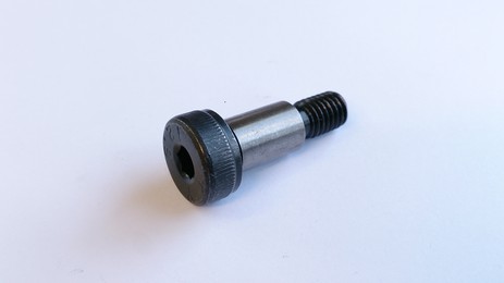 Auxilliary shaft housing bolts