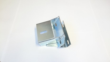 ENGINE MOUNTING BRACKET LH