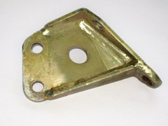 ENGINE MOUNTING BRACKET RH