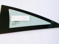 Quarter light glass (lh)