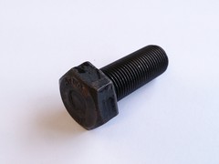 FRONT PULLEY BOLT